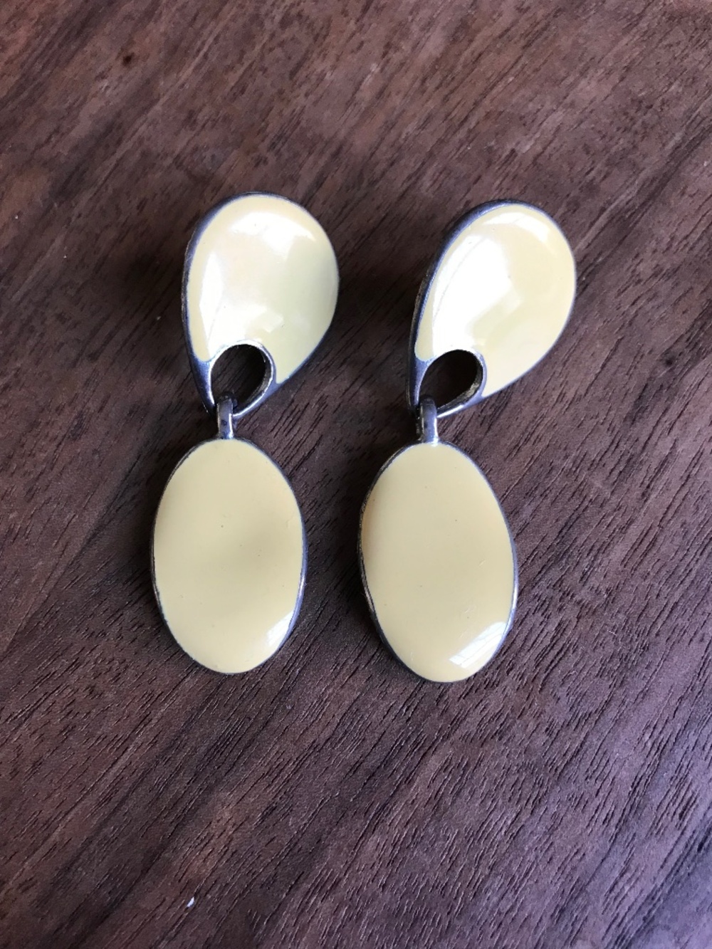 Vintage Gold-Tone Cream Enamel Dangle Earrings Pierced 80s Statement